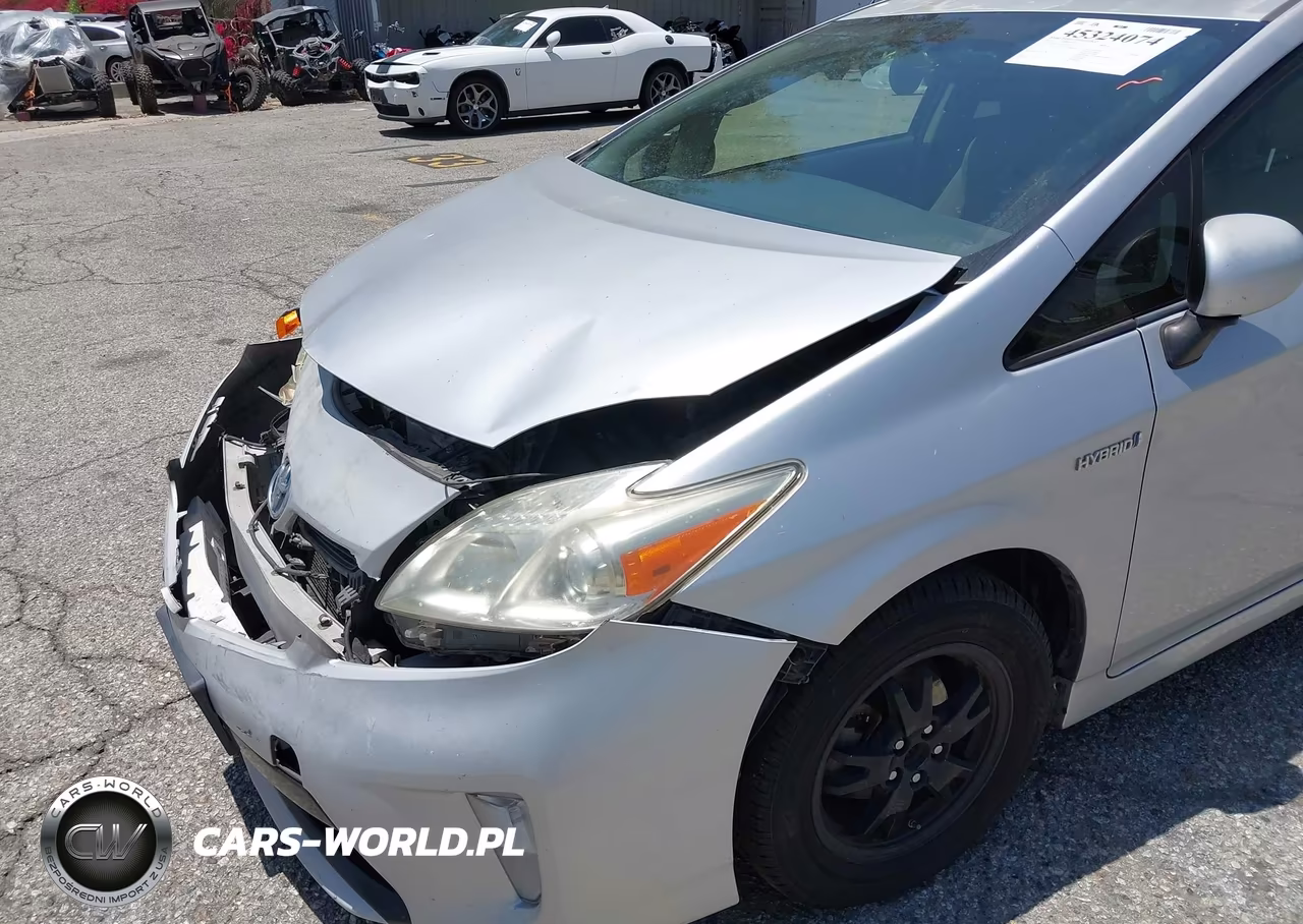 2013 Toyota Prius Two VIN:JTDKN3DU6D5623527 - 12