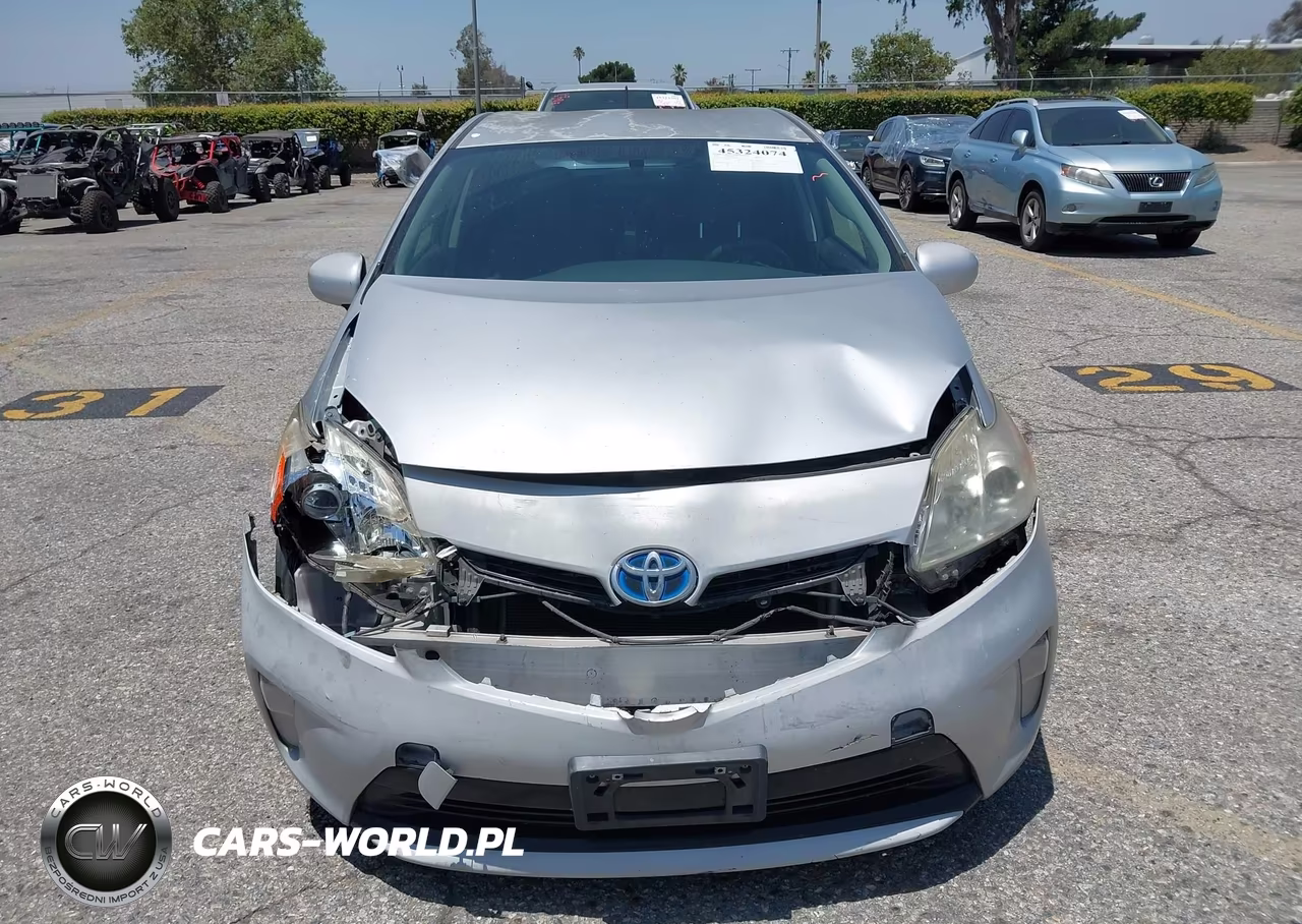 2013 Toyota Prius Two VIN:JTDKN3DU6D5623527 - 14