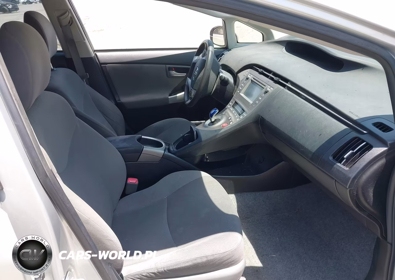 2013 Toyota Prius Two VIN:JTDKN3DU6D5623527 - 5