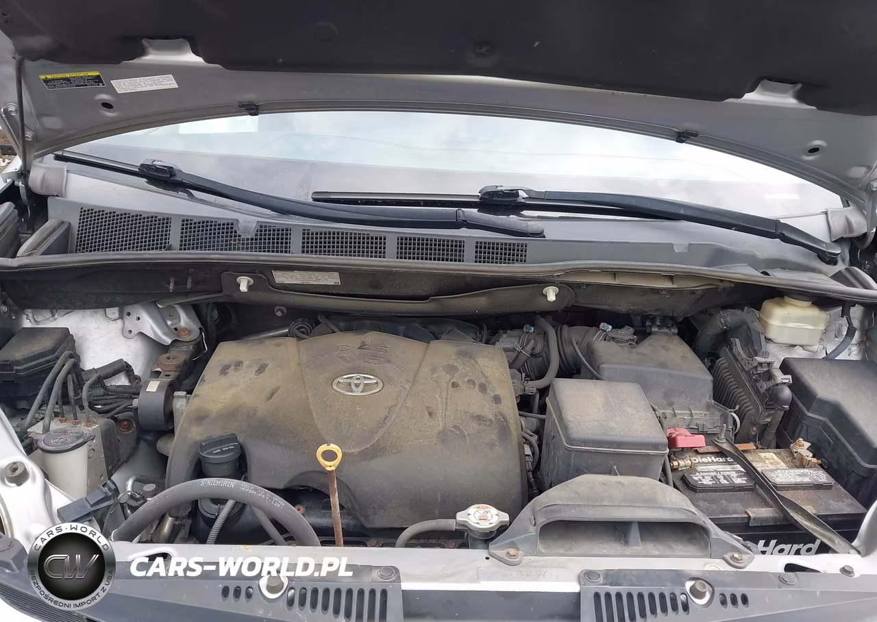 2018 Toyota Sienna Le 7 Passenger VIN:5TDJZ3DC0JS189425 - 10