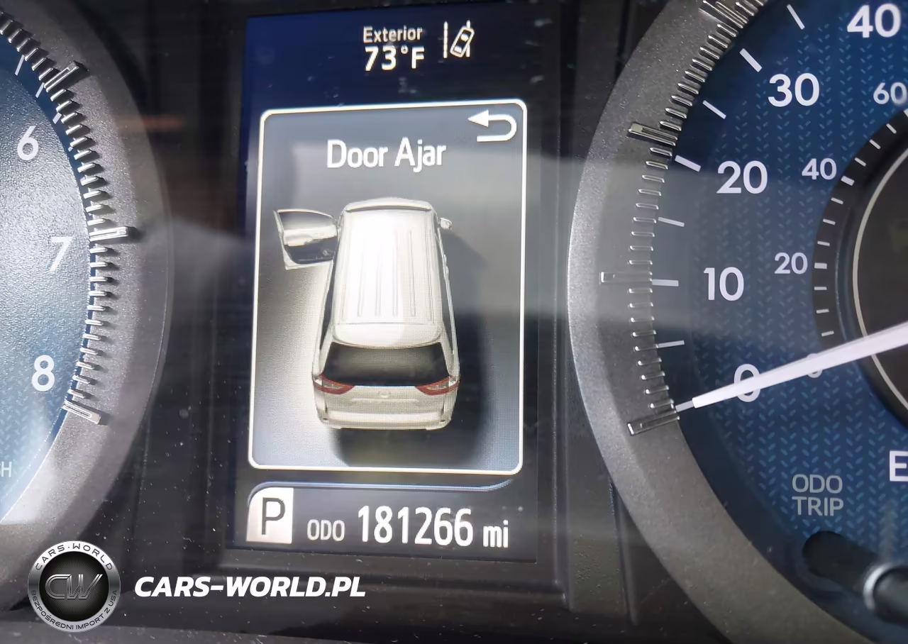 2018 Toyota Sienna Le 7 Passenger VIN:5TDJZ3DC0JS189425 - 15