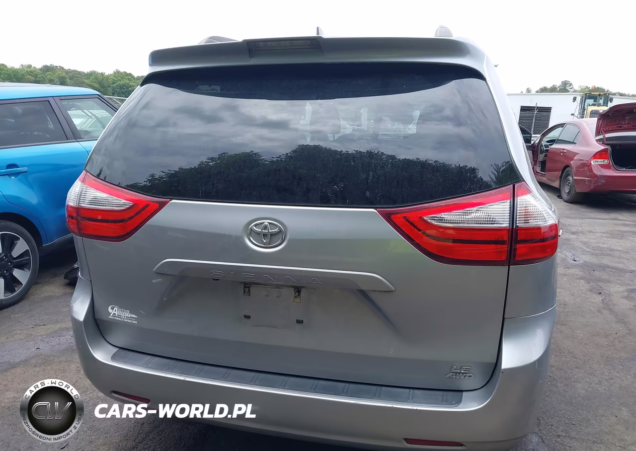 2018 Toyota Sienna Le 7 Passenger VIN:5TDJZ3DC0JS189425 - 16