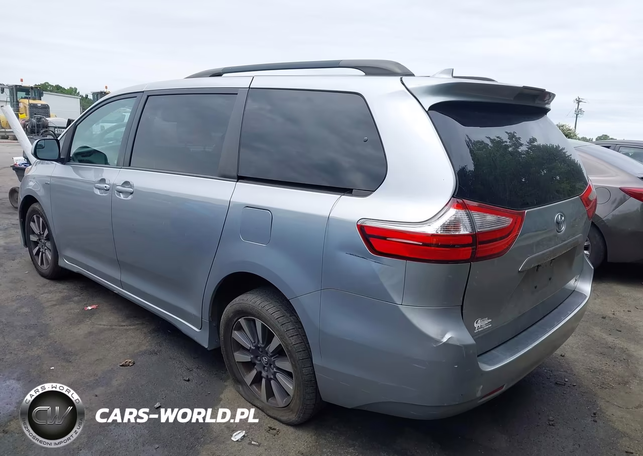 2018 Toyota Sienna Le 7 Passenger VIN:5TDJZ3DC0JS189425 - 3