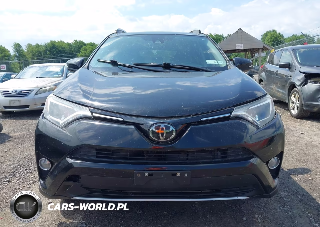 2018 Toyota Rav4 Xle VIN:2T3RFREV8JW840037 - 13