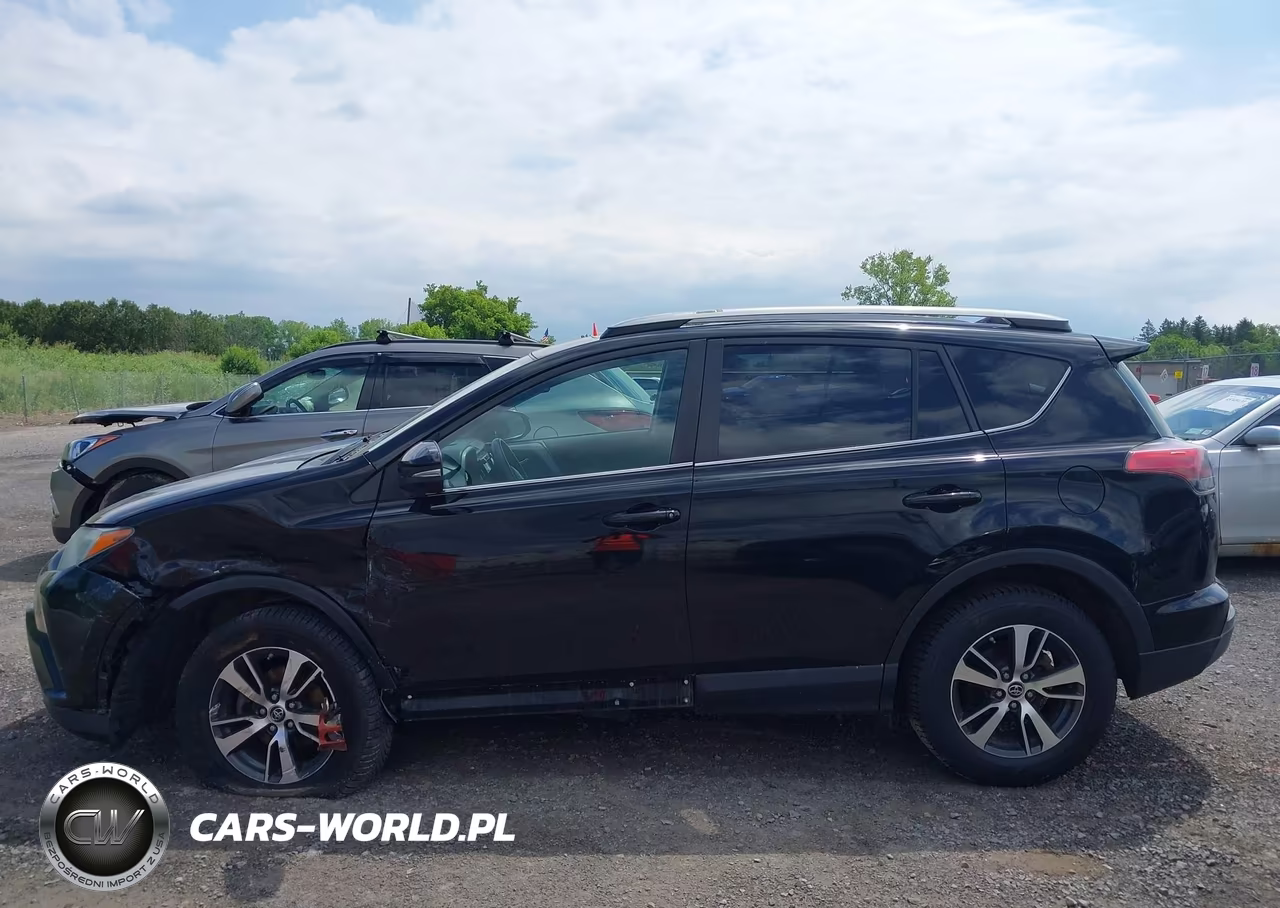 2018 Toyota Rav4 Xle VIN:2T3RFREV8JW840037 - 15