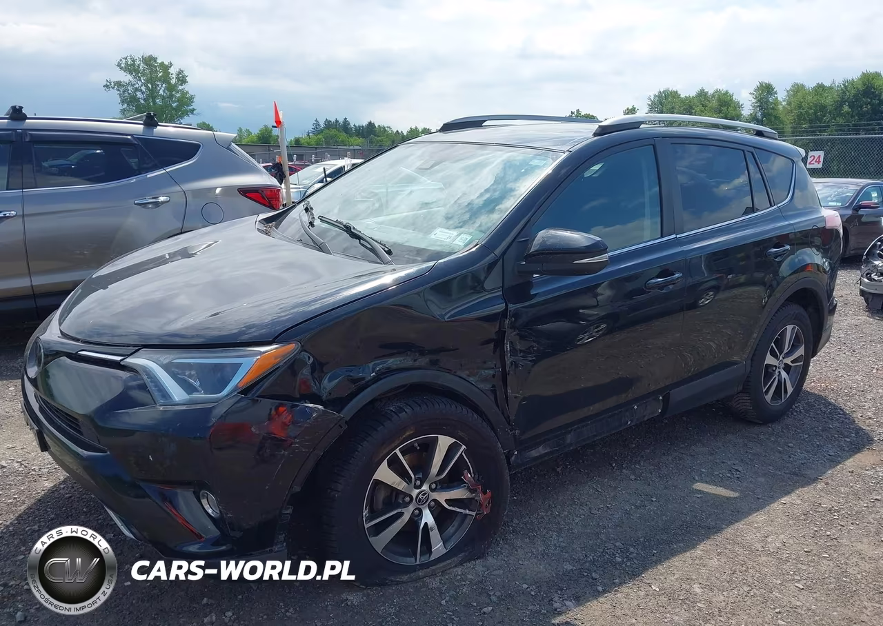 2018 Toyota Rav4 Xle VIN:2T3RFREV8JW840037 - 2