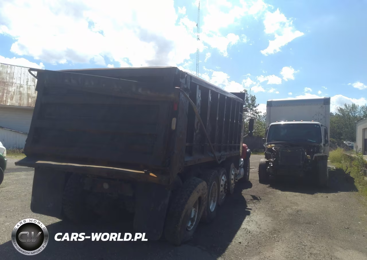 2005 Mack 700 Cv700 VIN:1M2AG11CX5M021576 - 3