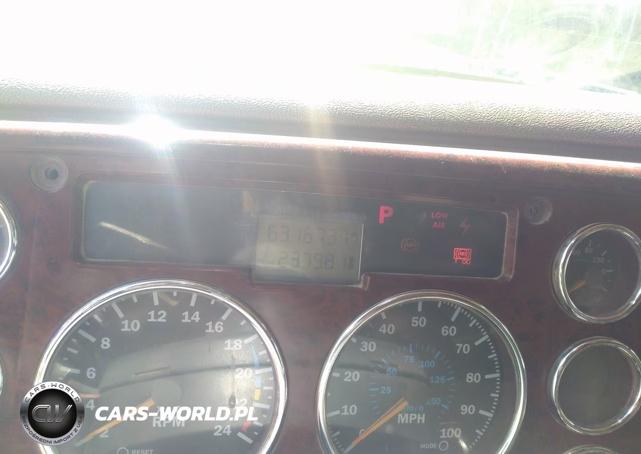 2005 Mack 700 Cv700 VIN:1M2AG11CX5M021576 - 6