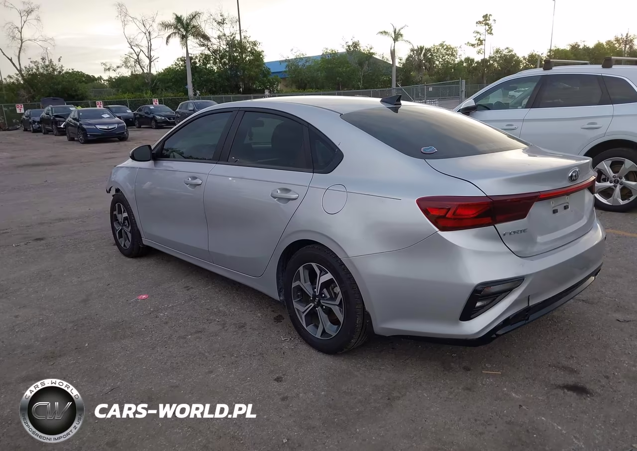 2021 Kia Forte Lxs VIN:3KPF24AD1ME344849 - 3
