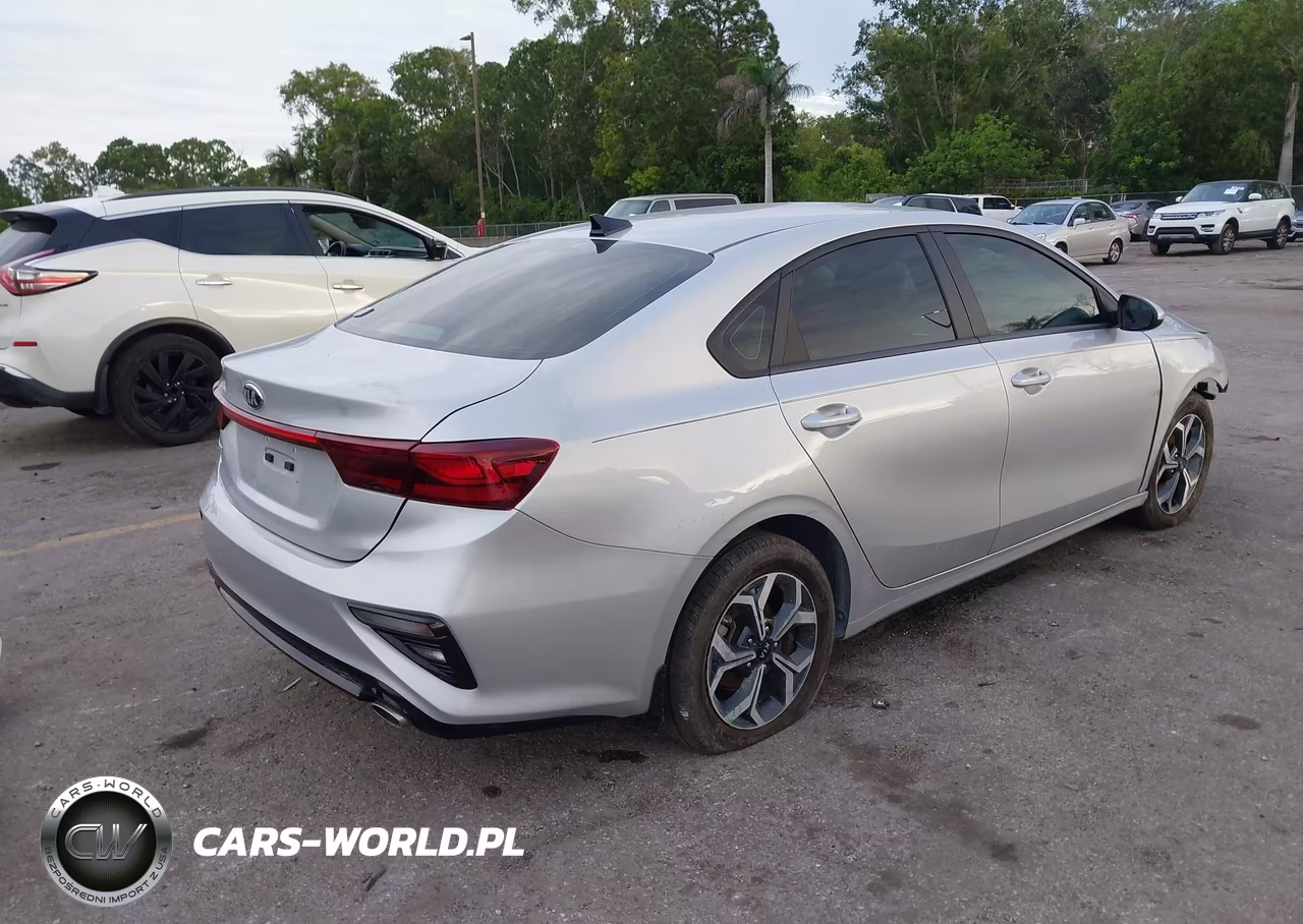 2021 Kia Forte Lxs VIN:3KPF24AD1ME344849 - 4