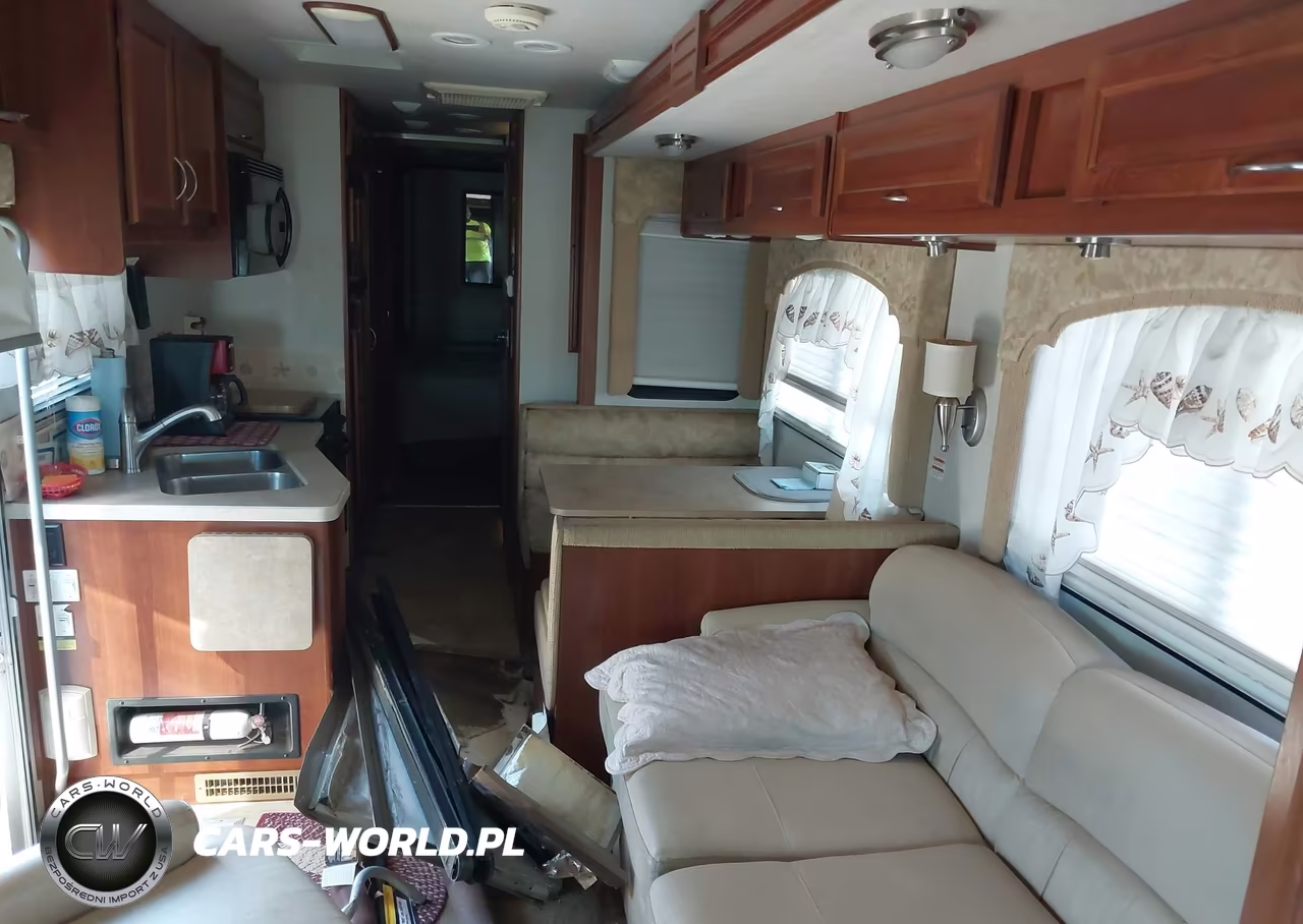 2008 Workhorse Custom Chassis Motorhome Chassis W22 VIN:5B4MP67G783428392 - 8