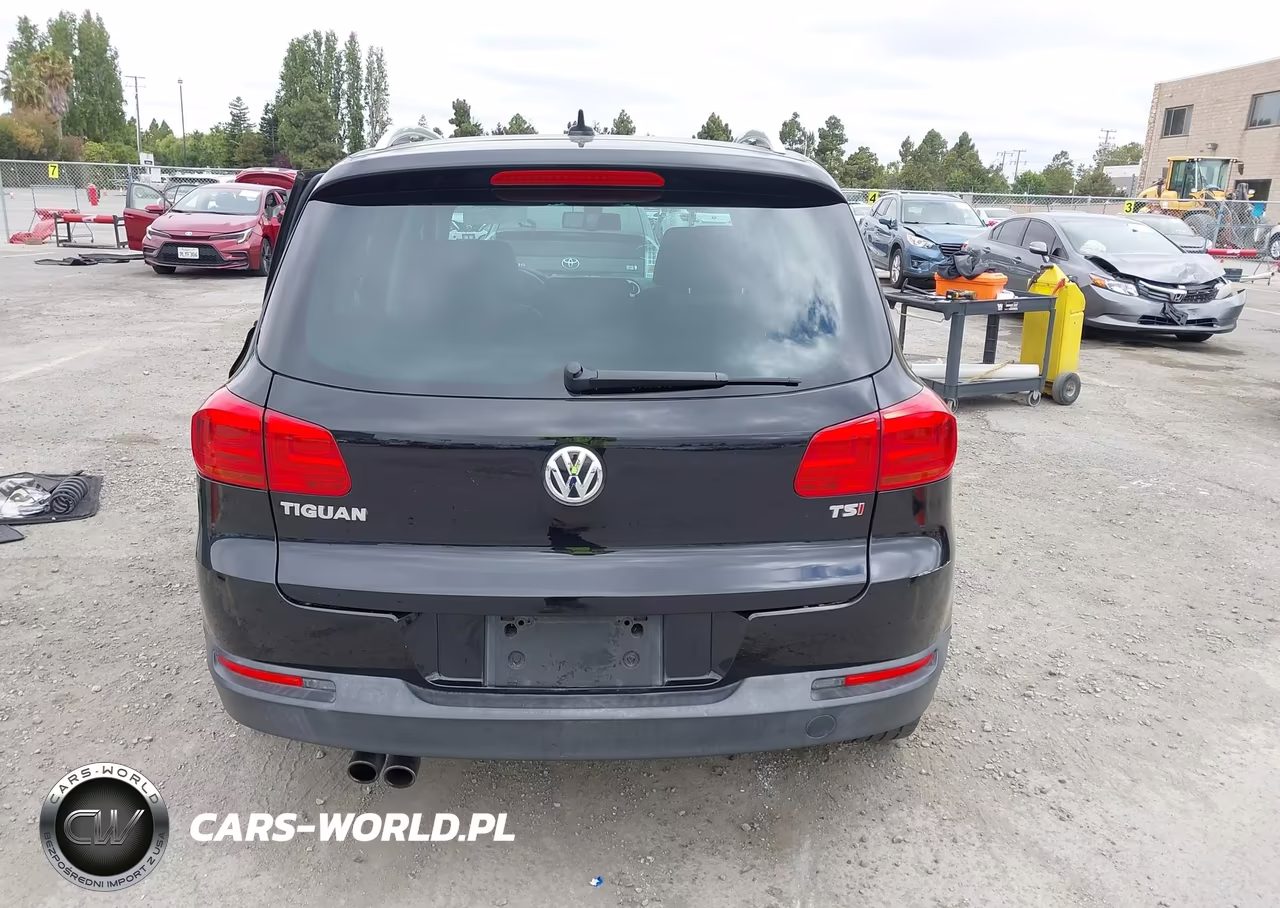 2017 Volkswagen Tiguan 2.0T Wolfsburg Edition VIN:WVGRV7AX4HK003203 - 17