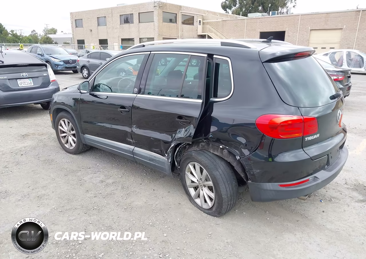 2017 Volkswagen Tiguan 2.0T Wolfsburg Edition VIN:WVGRV7AX4HK003203 - 3