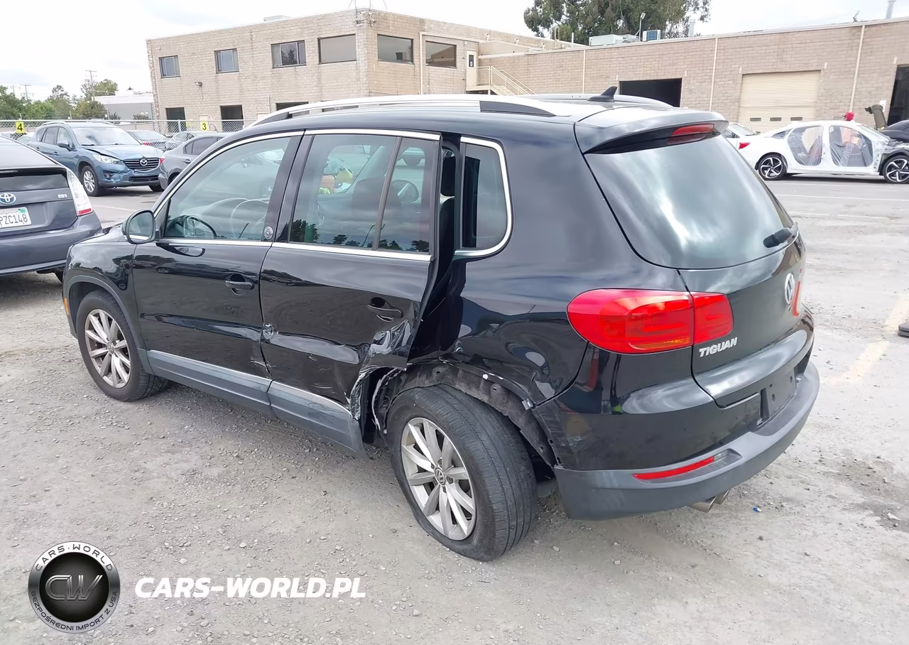 2017 Volkswagen Tiguan 2.0T Wolfsburg Edition VIN:WVGRV7AX4HK003203 - 6