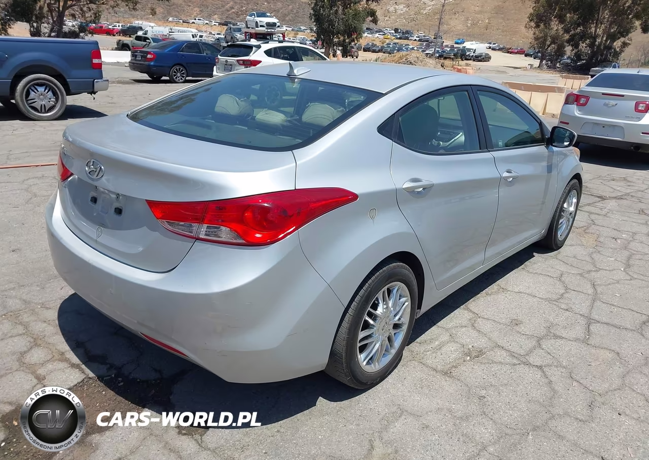 2011 Hyundai Elantra Gls VIN:5NPDH4AE0BH030309 - 4