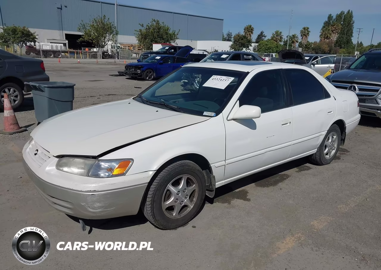 1999 Toyota Camry Le VIN:4T1BG22K0XU892392 - 2