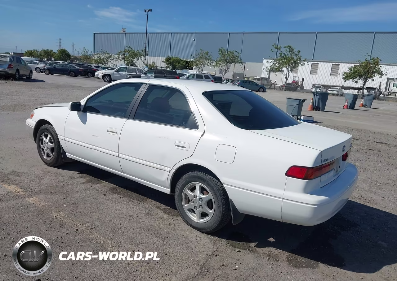 1999 Toyota Camry Le VIN:4T1BG22K0XU892392 - 3