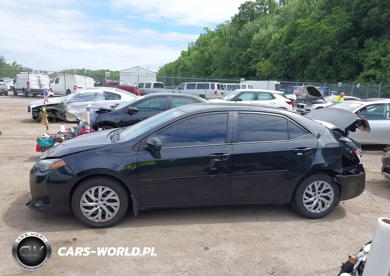 2018 Toyota Corolla Le VIN:2T1BURHE4JC015450 - 13