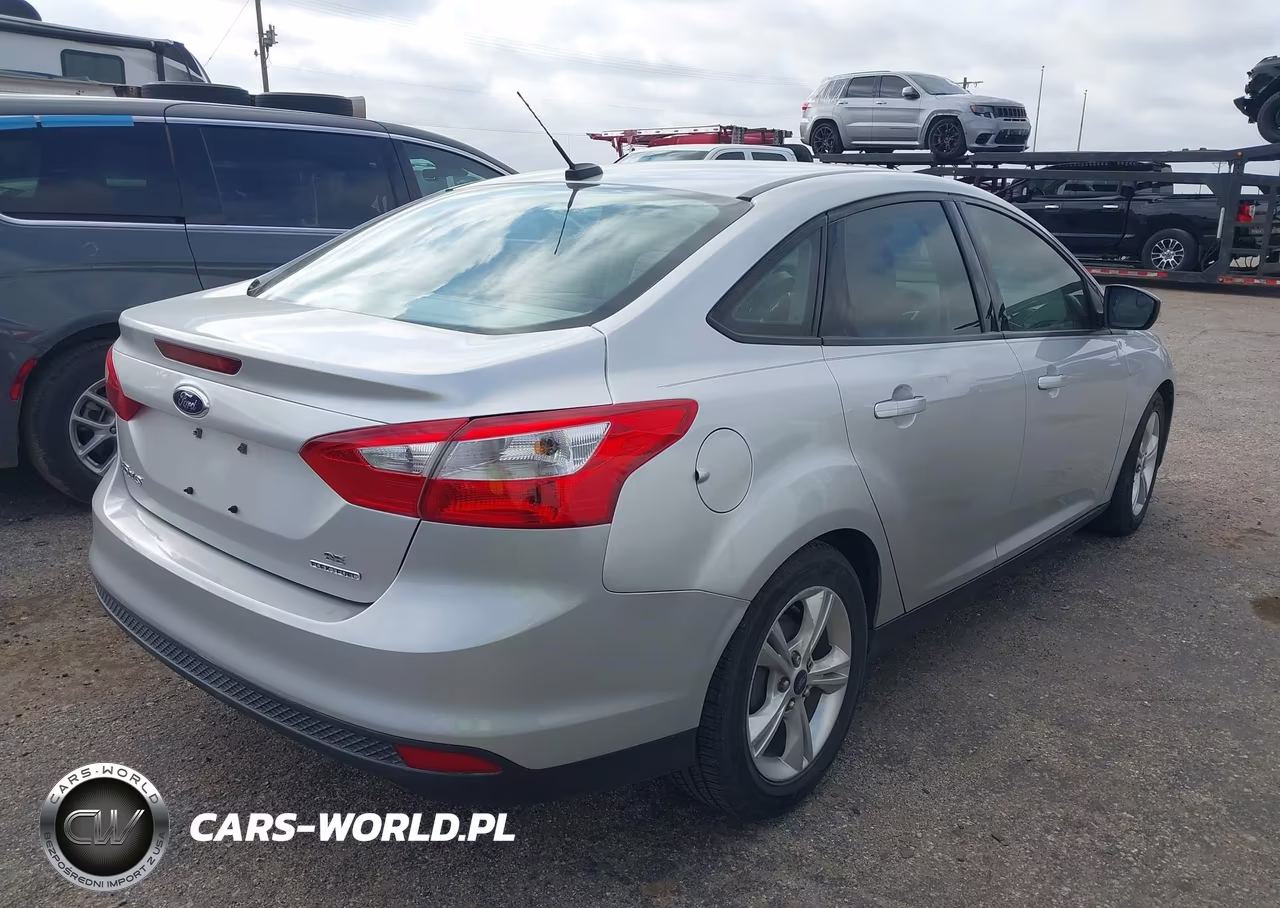 2014 Ford Focus Se VIN:1FADP3F22EL218430 - 4