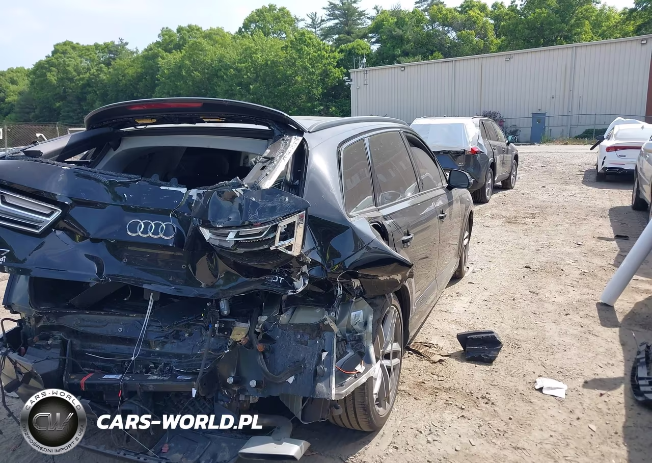 2017 Audi Q7 3.0T Premium VIN:WA1VABF72HD058001 - 4