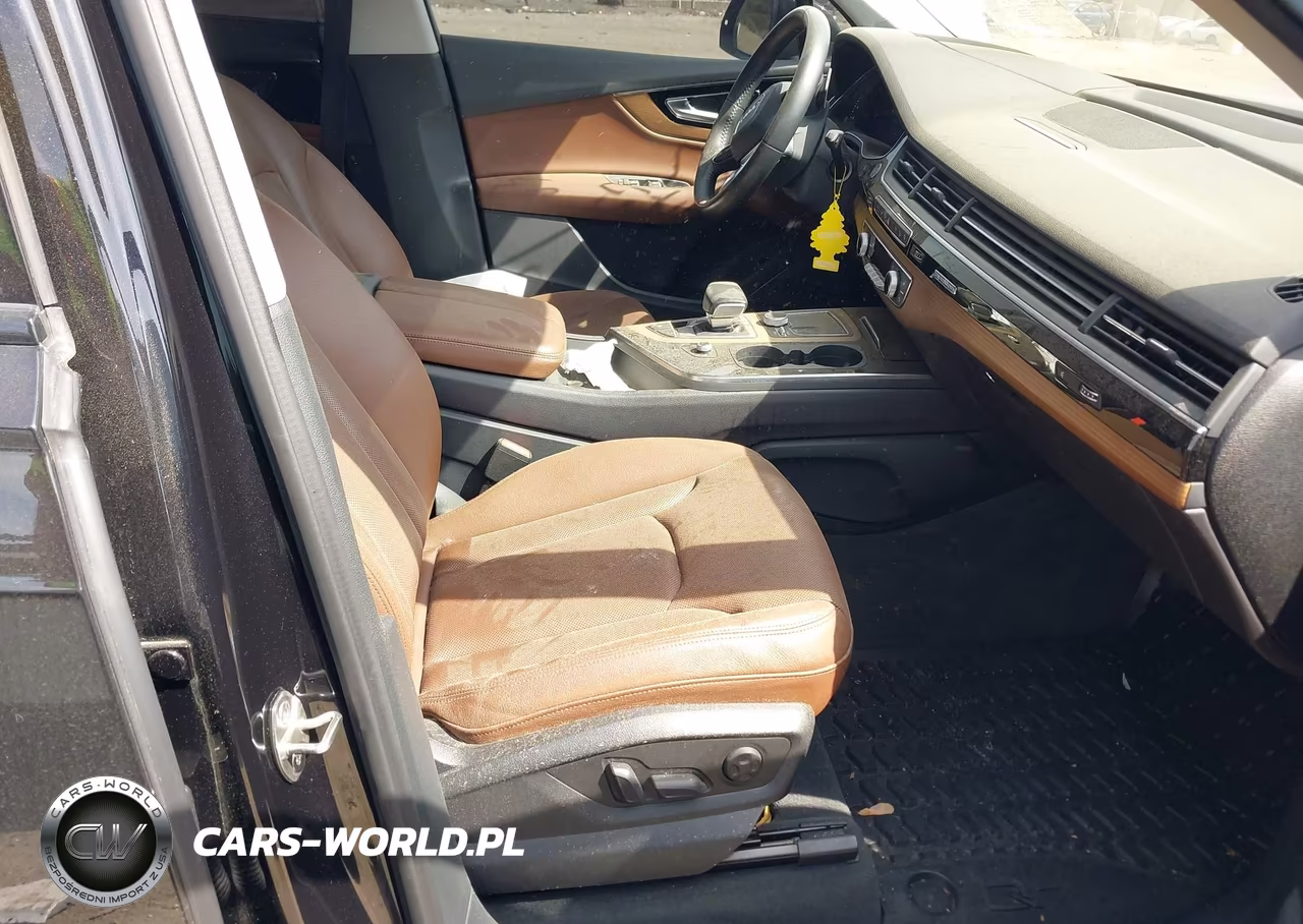 2017 Audi Q7 3.0T Premium VIN:WA1VABF72HD058001 - 5