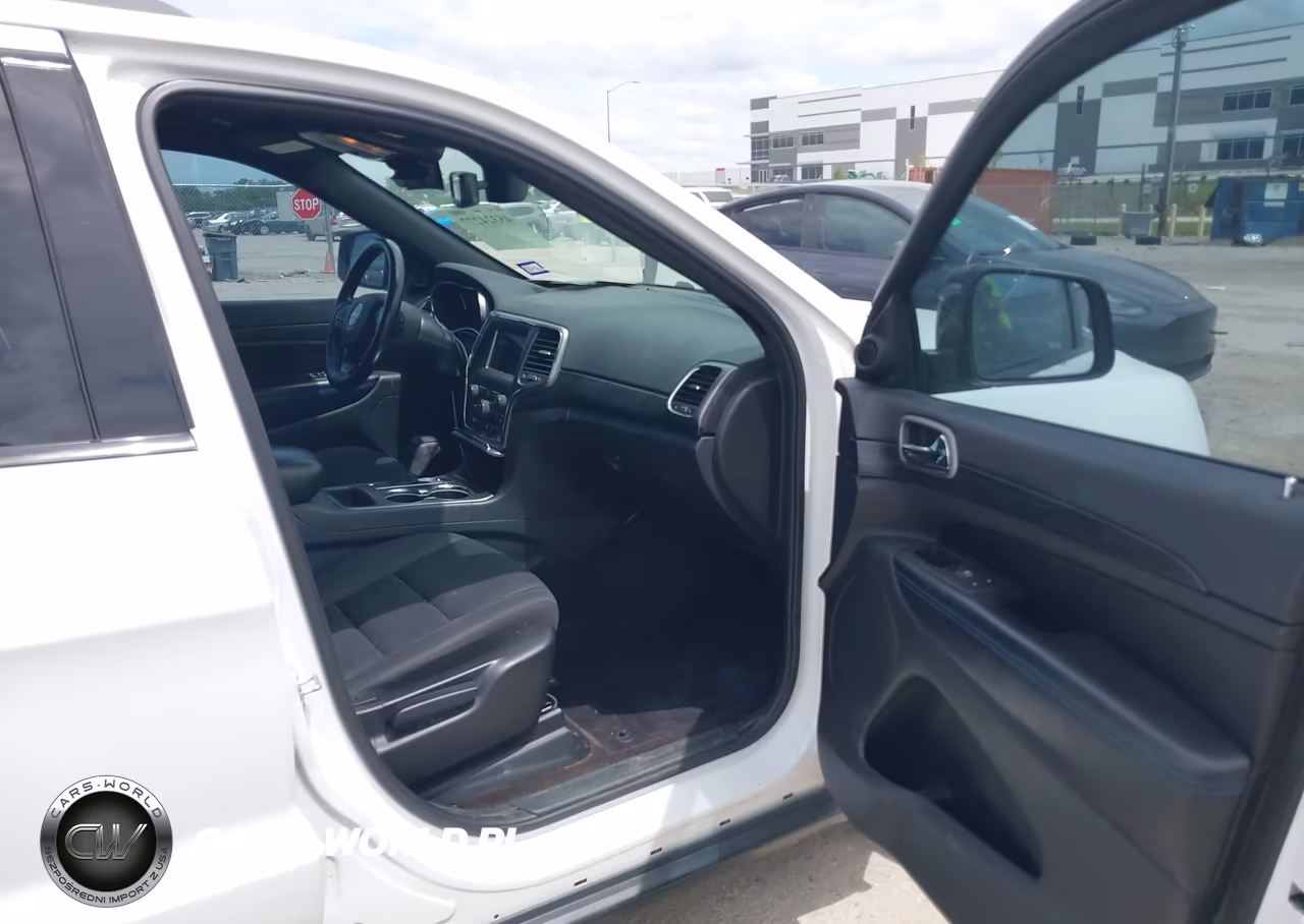 2019 Jeep Grand Cherokee Upland 4X2 VIN:1C4RJEAG4KC580528 - 5