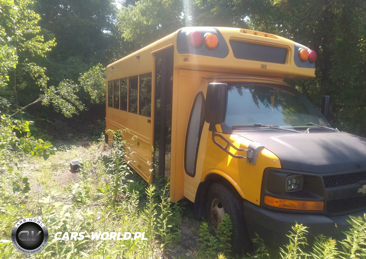 2011 Chevrolet Express Cutaway Diesel