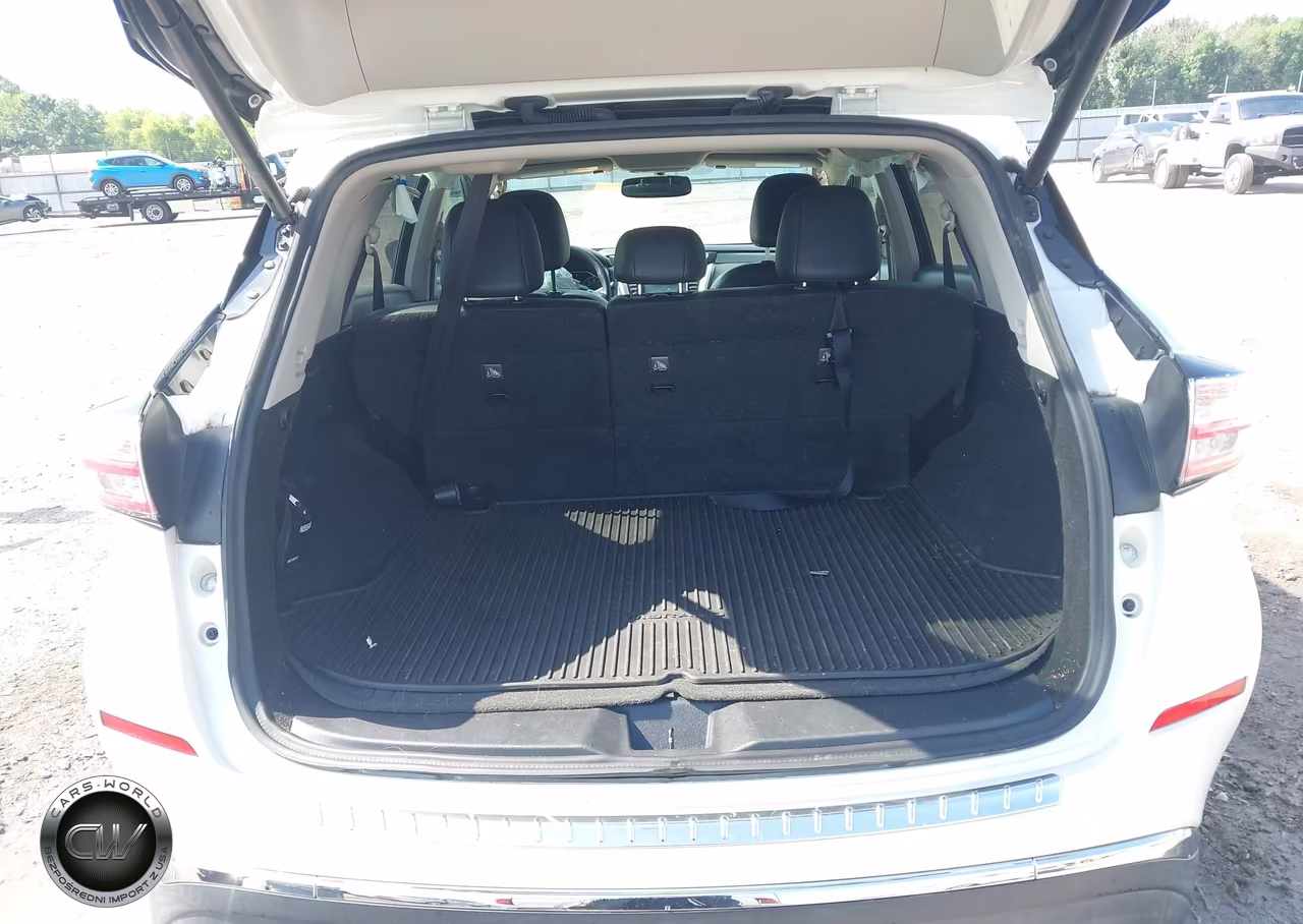 2018 Nissan Murano Platinum VIN:5N1AZ2MH5JN164365 - 17