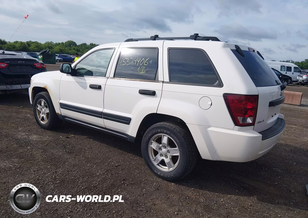 2005 Jeep Grand Cherokee Laredo VIN:1J4GR48K95C713657 - 3