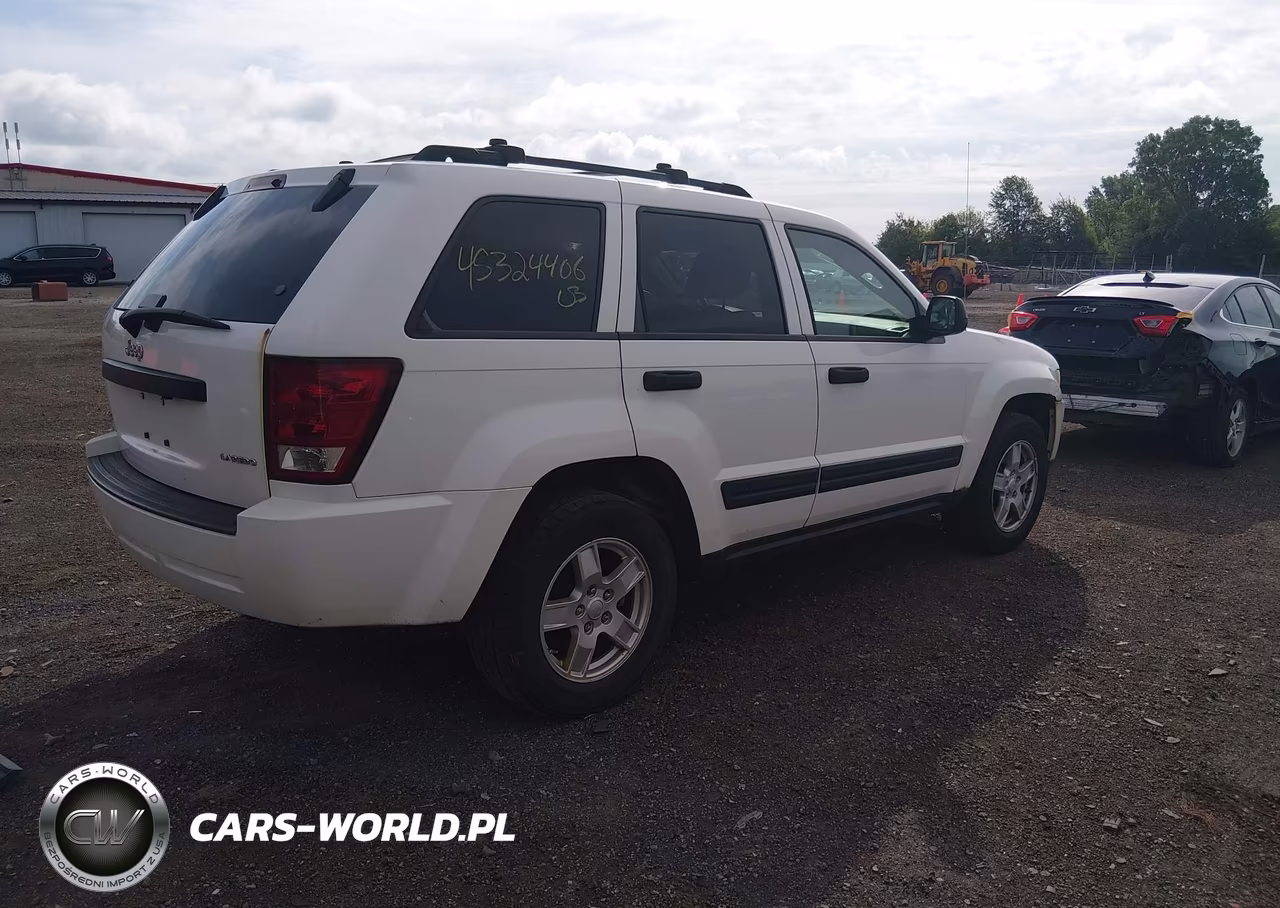 2005 Jeep Grand Cherokee Laredo VIN:1J4GR48K95C713657 - 4