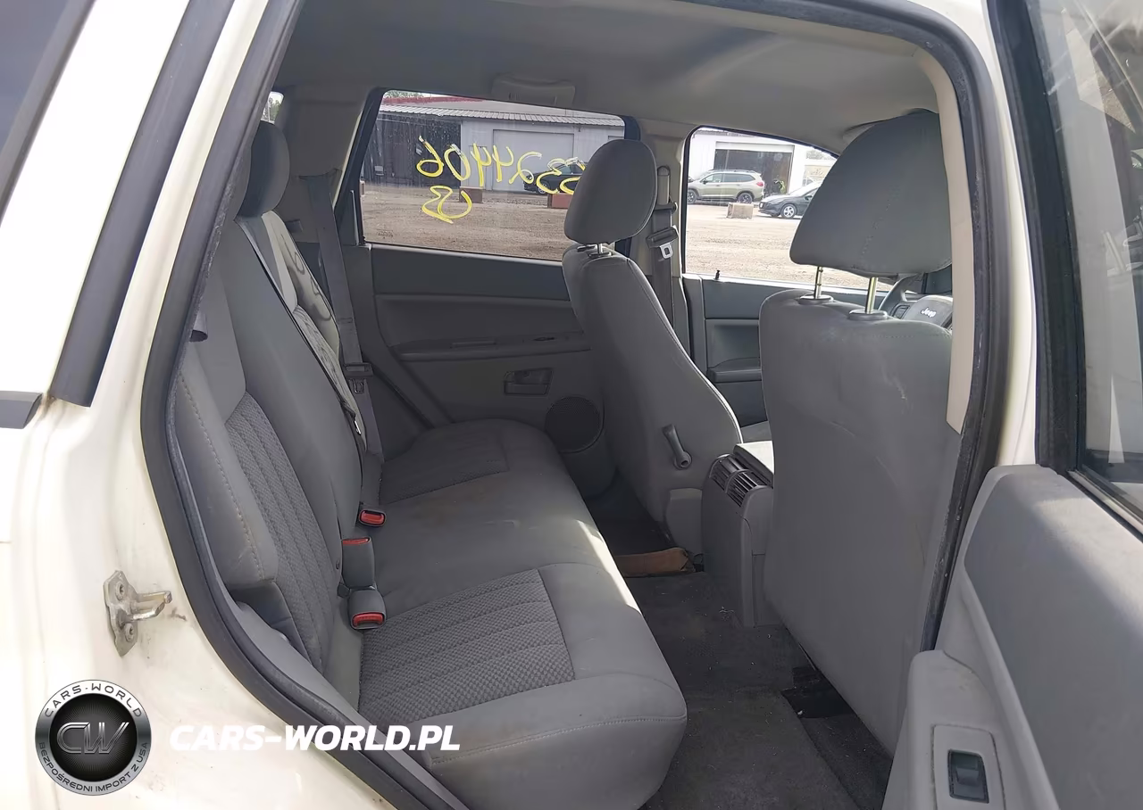 2005 Jeep Grand Cherokee Laredo VIN:1J4GR48K95C713657 - 8