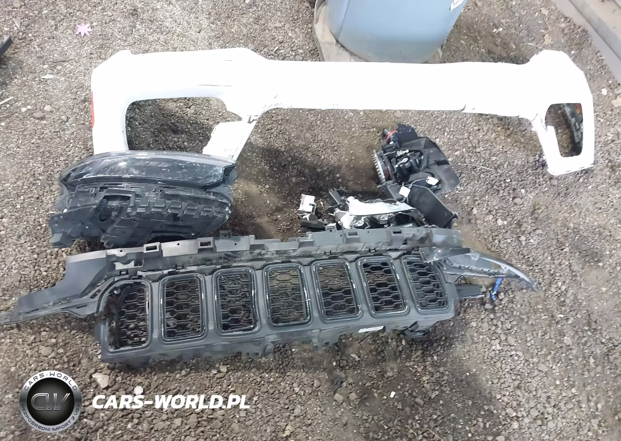 2023 Jeep Grand Cherokee Altitude 4X4 VIN:1C4RJHAG2PC645983 - 12