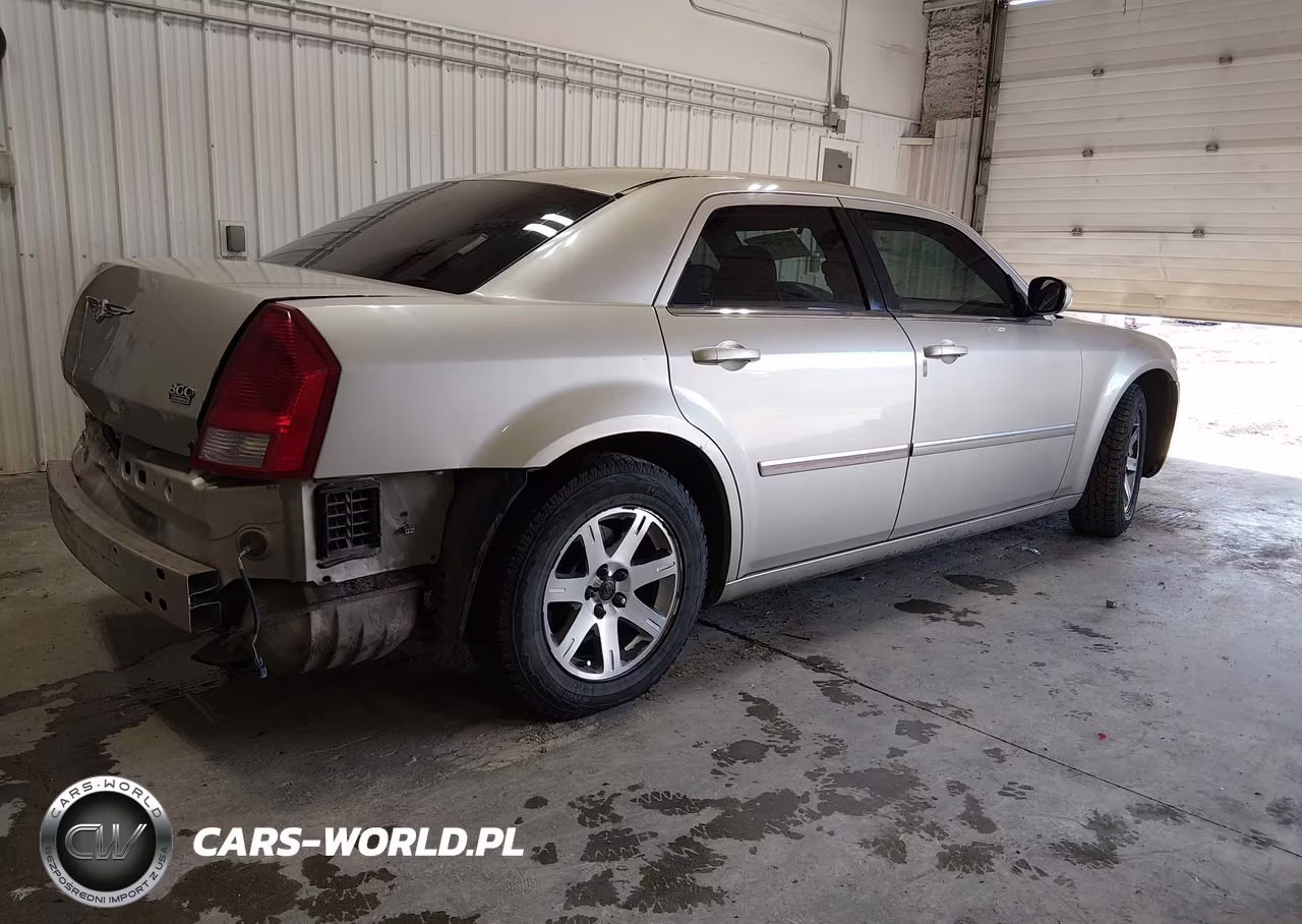 2007 Chrysler 300 Touring VIN:2C3KA53G97H629584 - 4