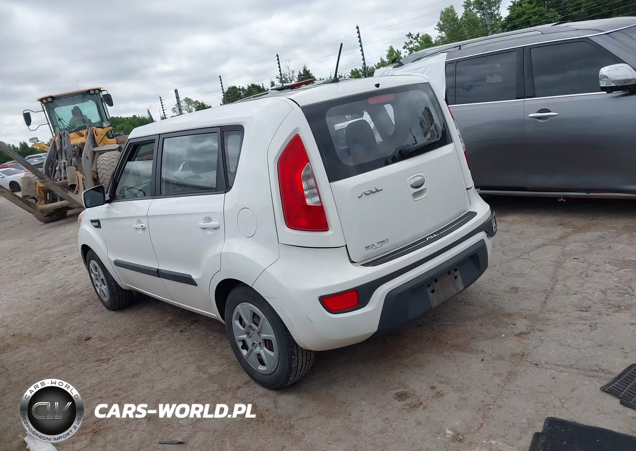 2013 Kia Soul VIN:KNDJT2A54D7570615 - 3