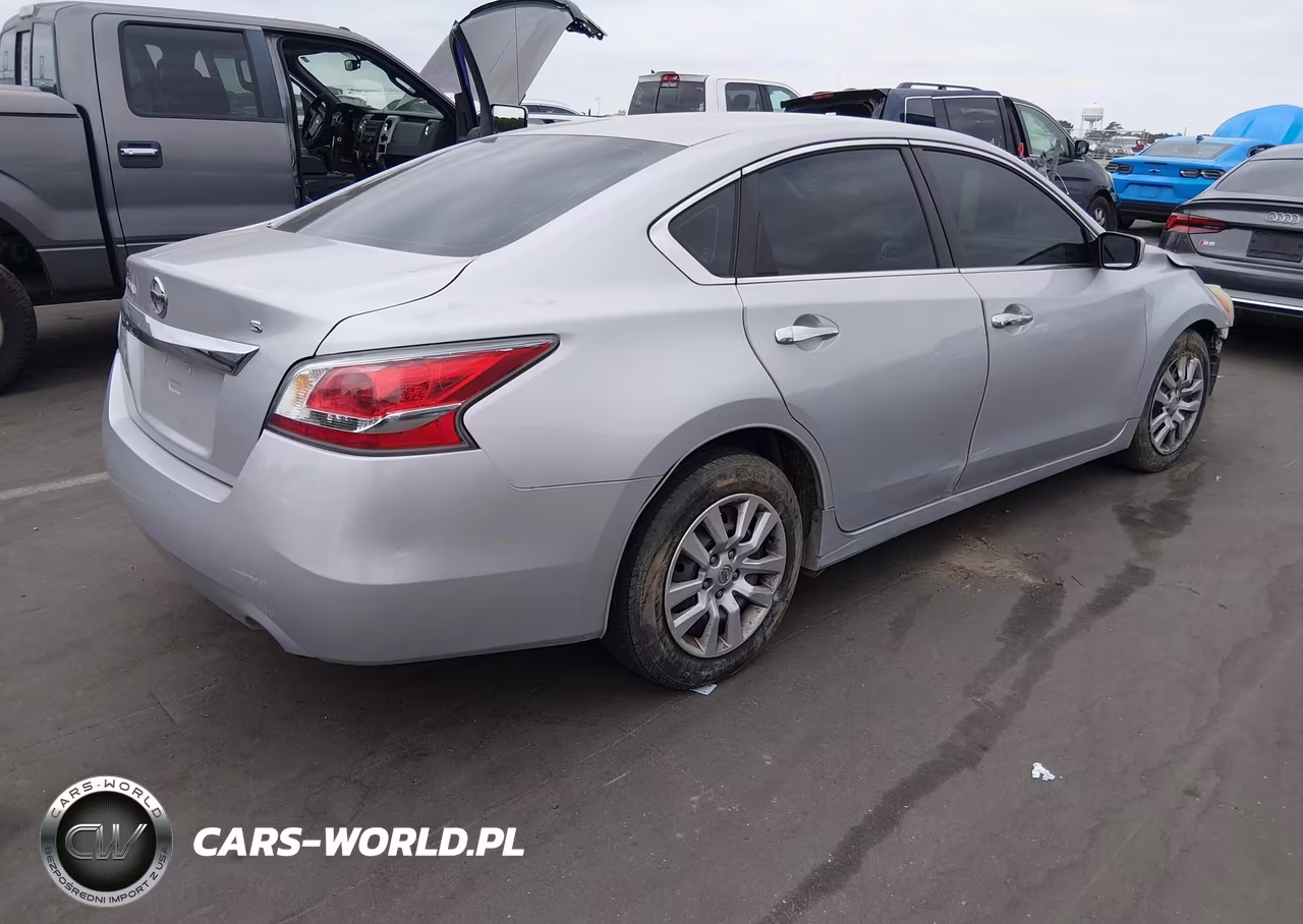 2015 Nissan Altima 2.5 S VIN:1N4AL3AP8FN308365 - 4