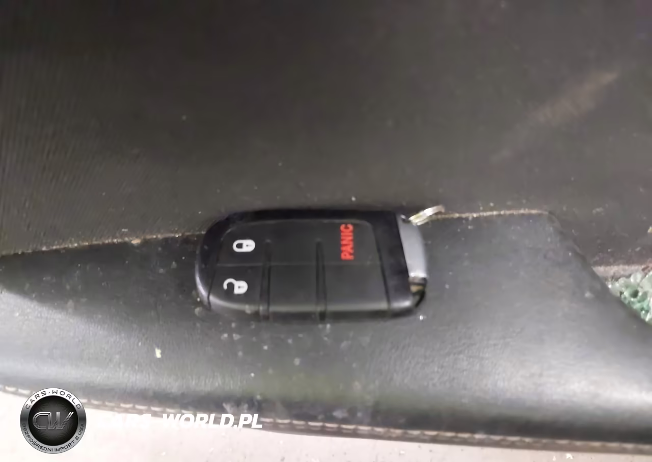 2015 Jeep Cherokee Latitude VIN:1C4PJMCSOFW739441 - 11