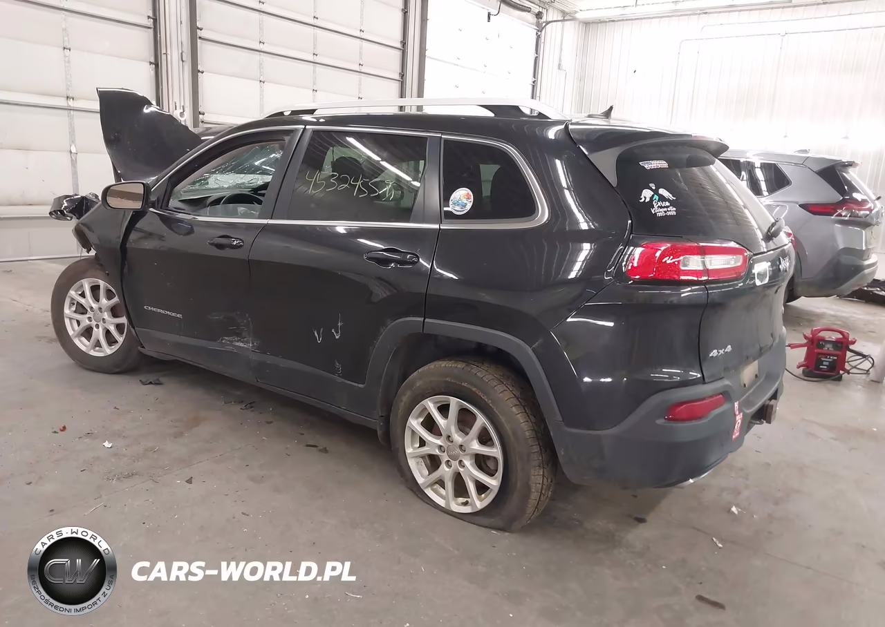 2015 Jeep Cherokee Latitude VIN:1C4PJMCSOFW739441 - 3