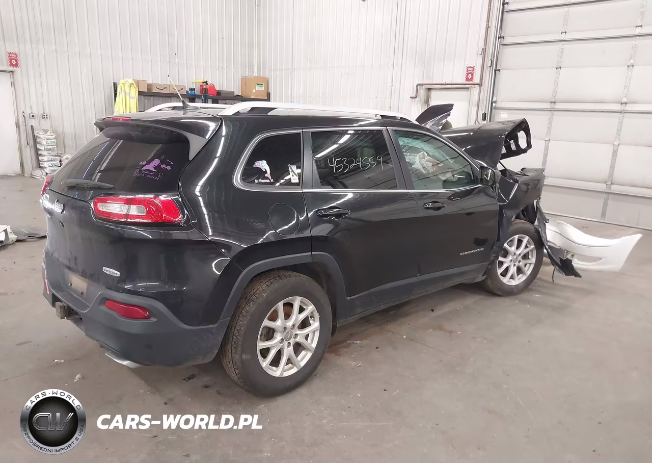 2015 Jeep Cherokee Latitude VIN:1C4PJMCSOFW739441 - 4