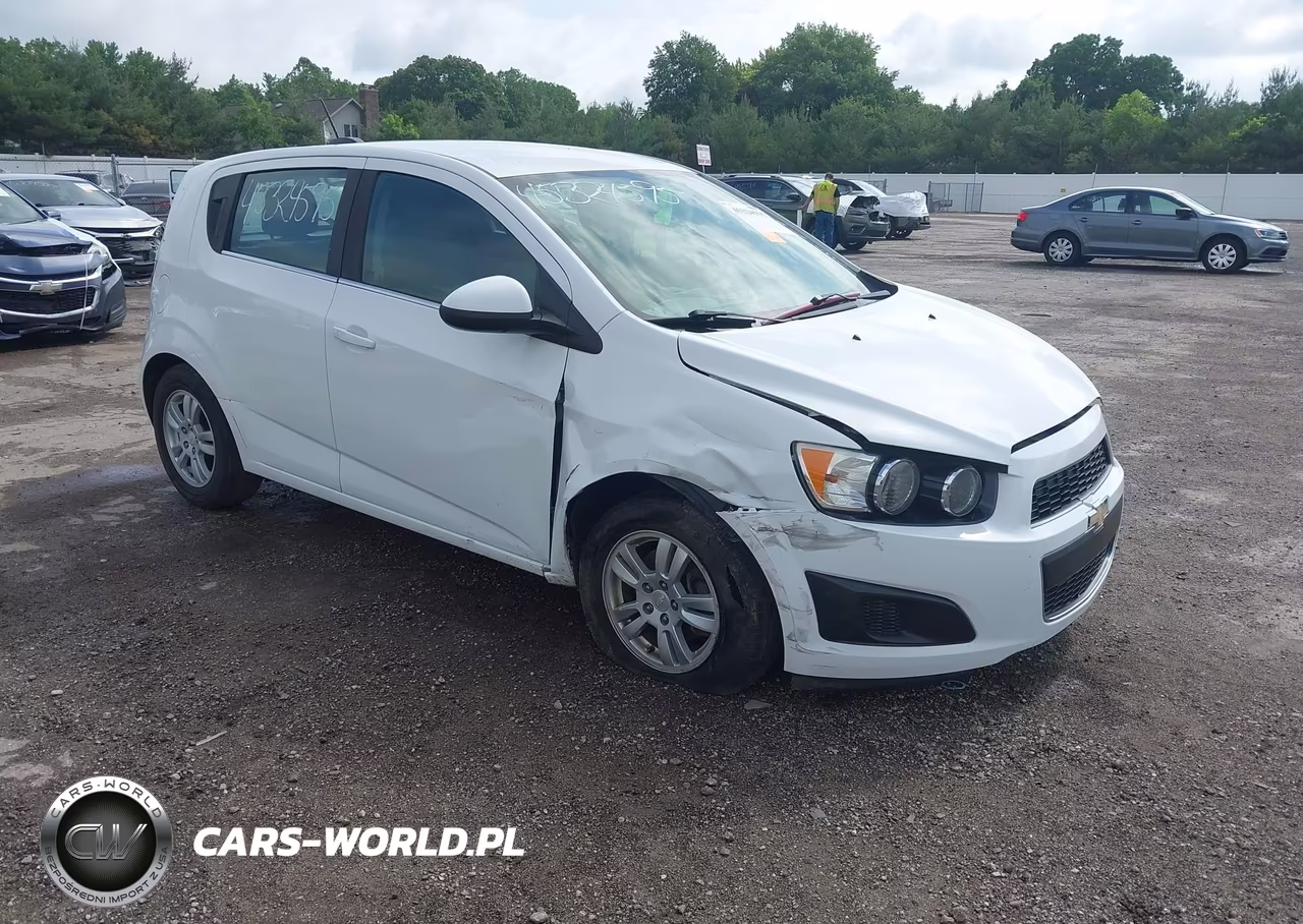 2015 Chevrolet Sonic Lt Auto – zdjęcie 1 z 16