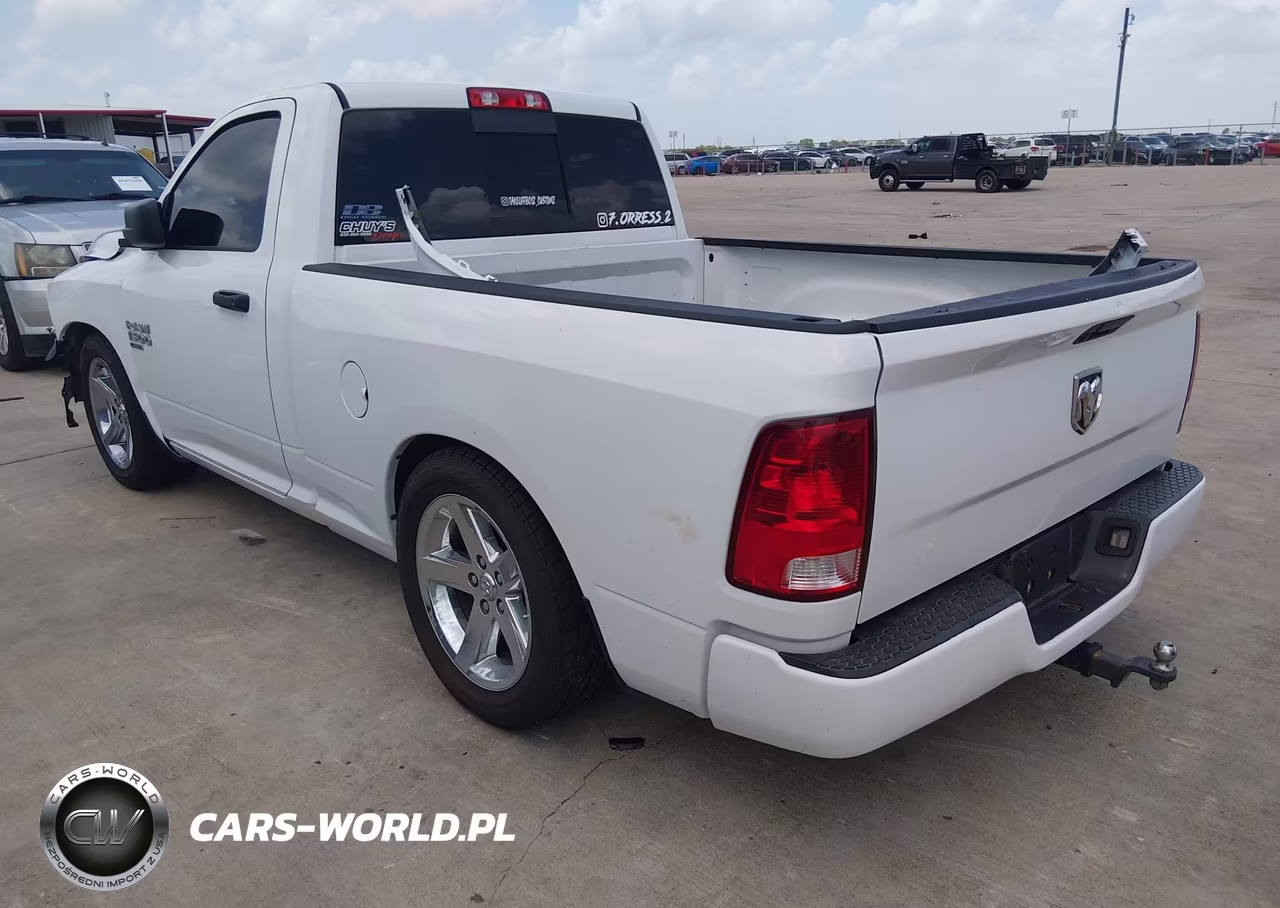 2019 Ram 1500 Classic Express 4X2 6'4 Box VIN:3C6JR6AG6KG729988 - 3