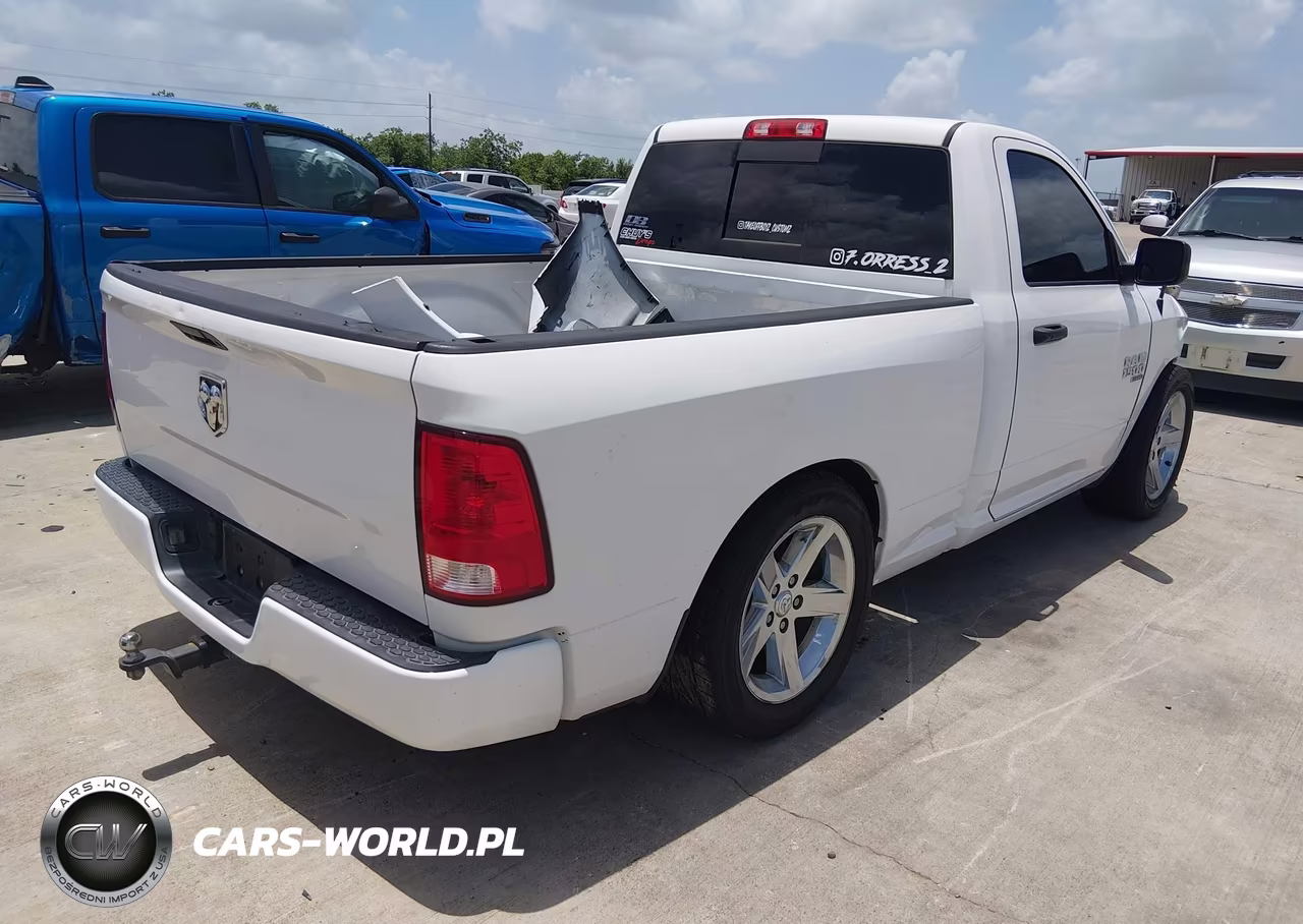 2019 Ram 1500 Classic Express 4X2 6'4 Box VIN:3C6JR6AG6KG729988 - 4