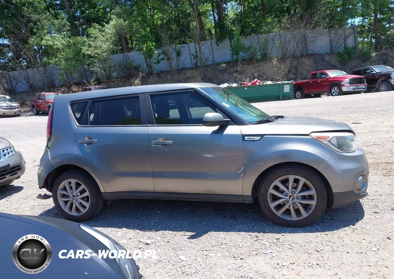 2018 Kia Soul + VIN:KNDJP3A51J7517442 - 13
