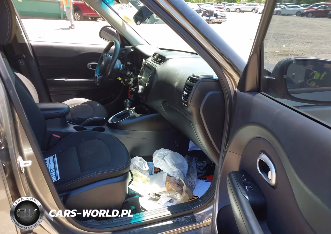 2018 Kia Soul + VIN:KNDJP3A51J7517442 - 5