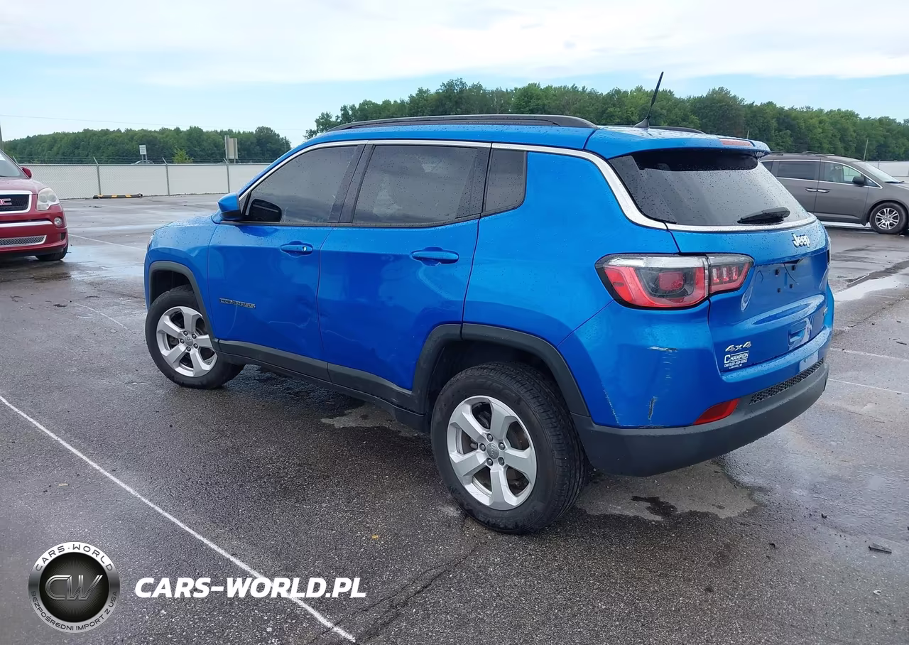2018 Jeep Compass Latitude 4X4 VIN:3C4NJDBB2JT484430 - 3