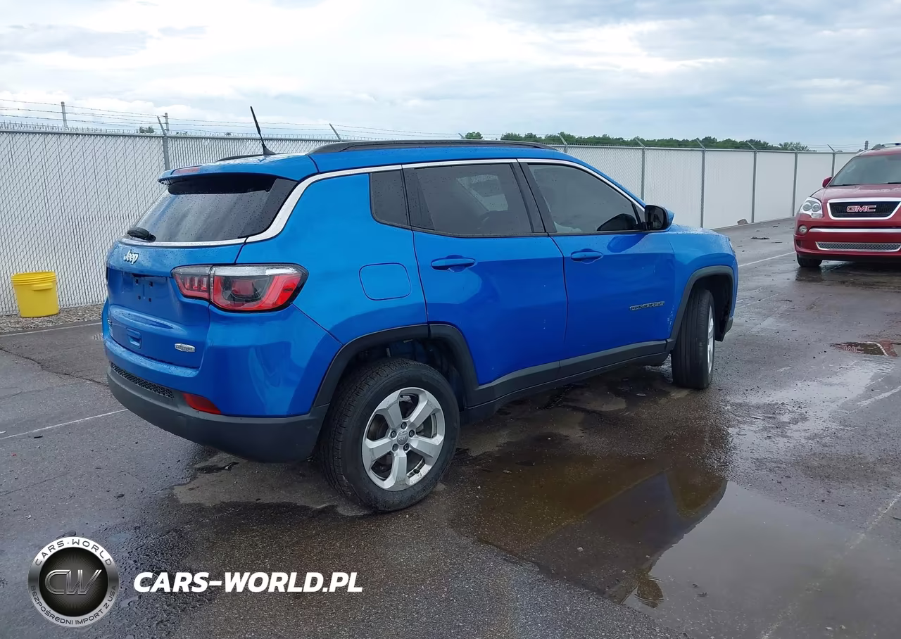 2018 Jeep Compass Latitude 4X4 VIN:3C4NJDBB2JT484430 - 4