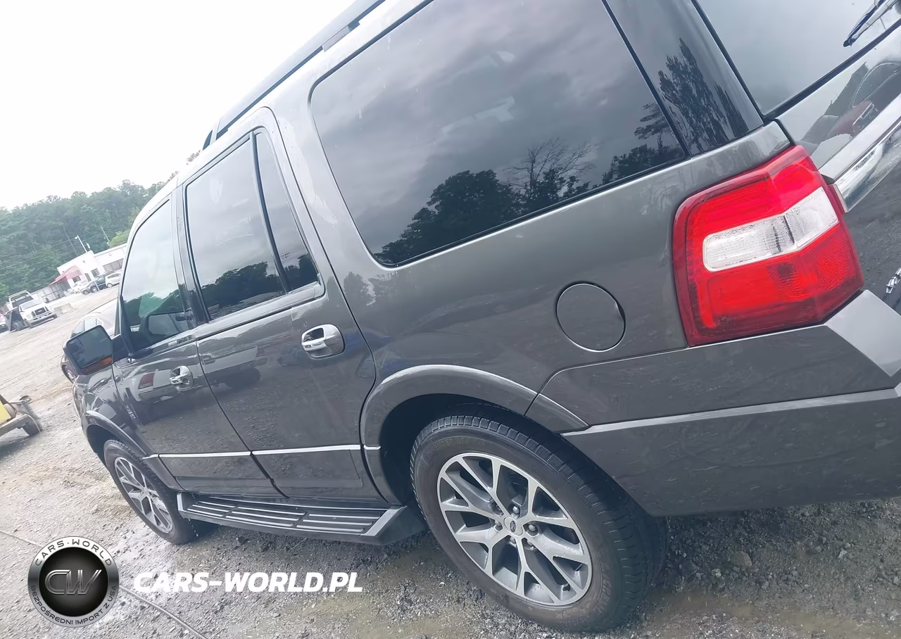 2015 Ford Expedition Xlt VIN:1FMJU1HT2FEF49025 - 14