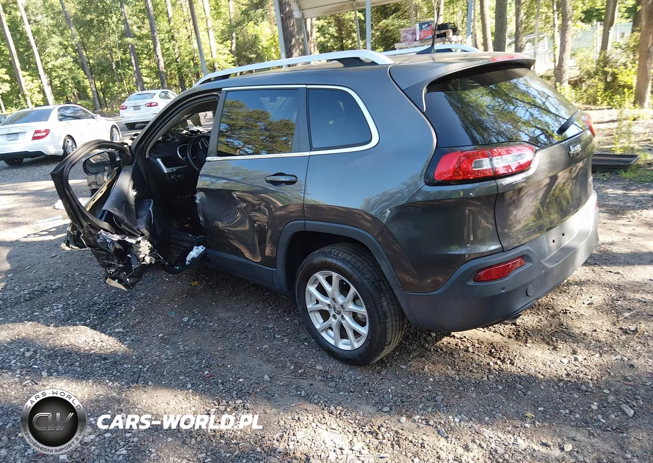 2018 Jeep Cherokee Latitude Plus Fwd VIN:1C4PJLLB9JD544601 - 3