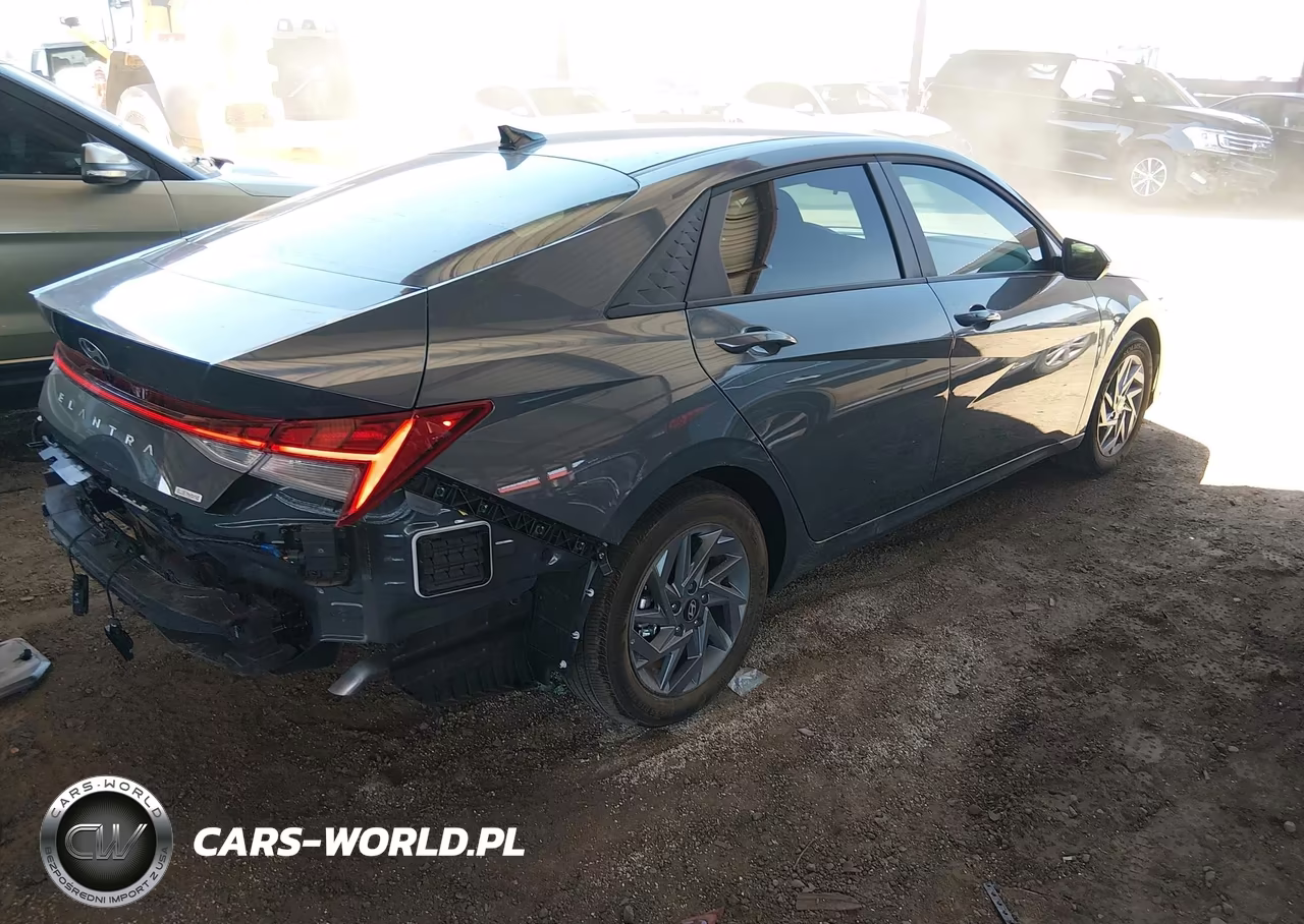 2026 Hyundai Elantra Hybrid Blue VIN:KMHLM4DJ0TU200123 - 4