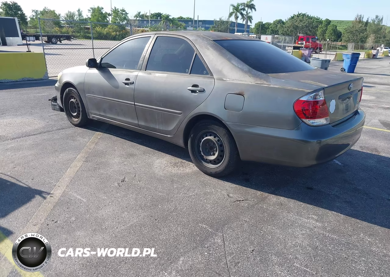2006 Toyota Camry Le VIN:JTDBE32K463063877 - 3
