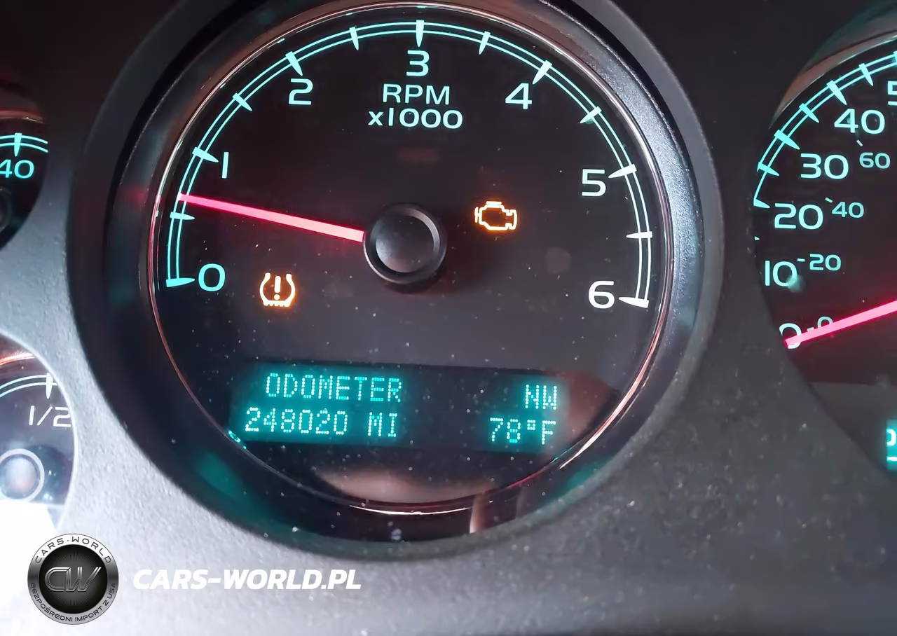 2014 Chevrolet Suburban Lt VIN:1GNSCJE01ER117479 - 15